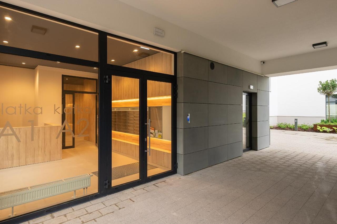 Airport Okecie Cybernetyki Apartments Warsawa Bagian luar foto